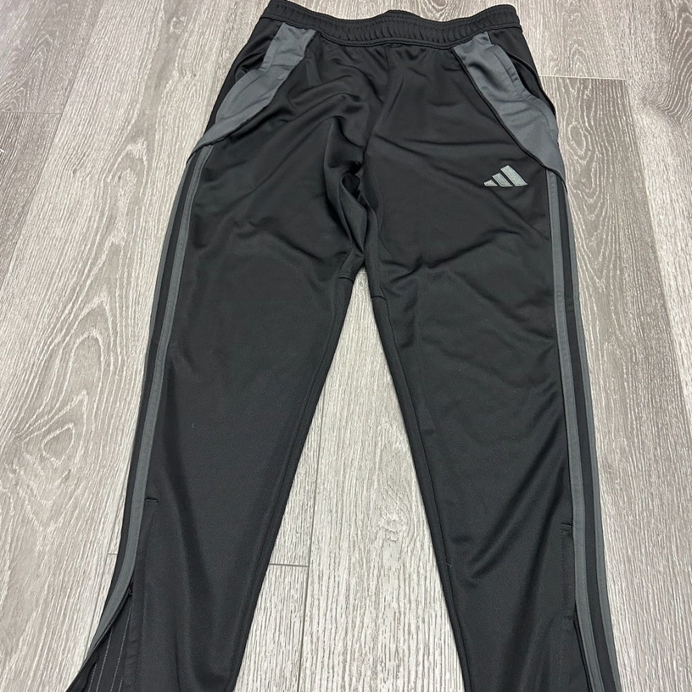 Mens Size MT (Medium Tall) Adidas